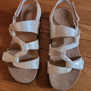 VIONIC PAROS STRAPPY SANDALS